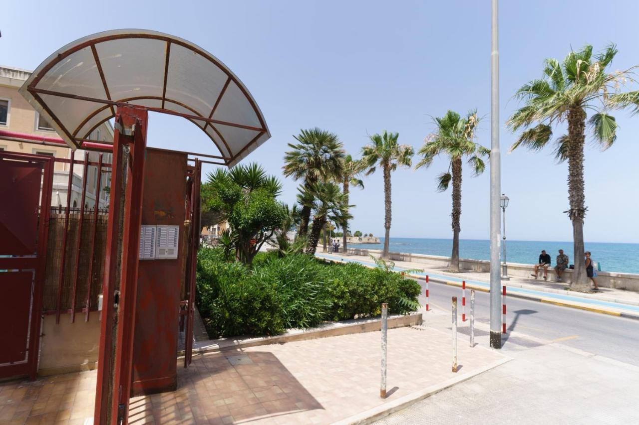 Abissi Room One Step From The Sea Trani Exterior foto
